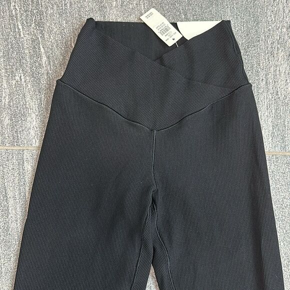 NWT Aerie Offline High-rise Crossover waist Waffle knit Leggings Black XS Short - Picture 3 of 14